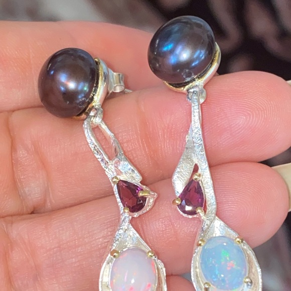 Charming Genuine Black Pearl Ethiopian Opal Earrings